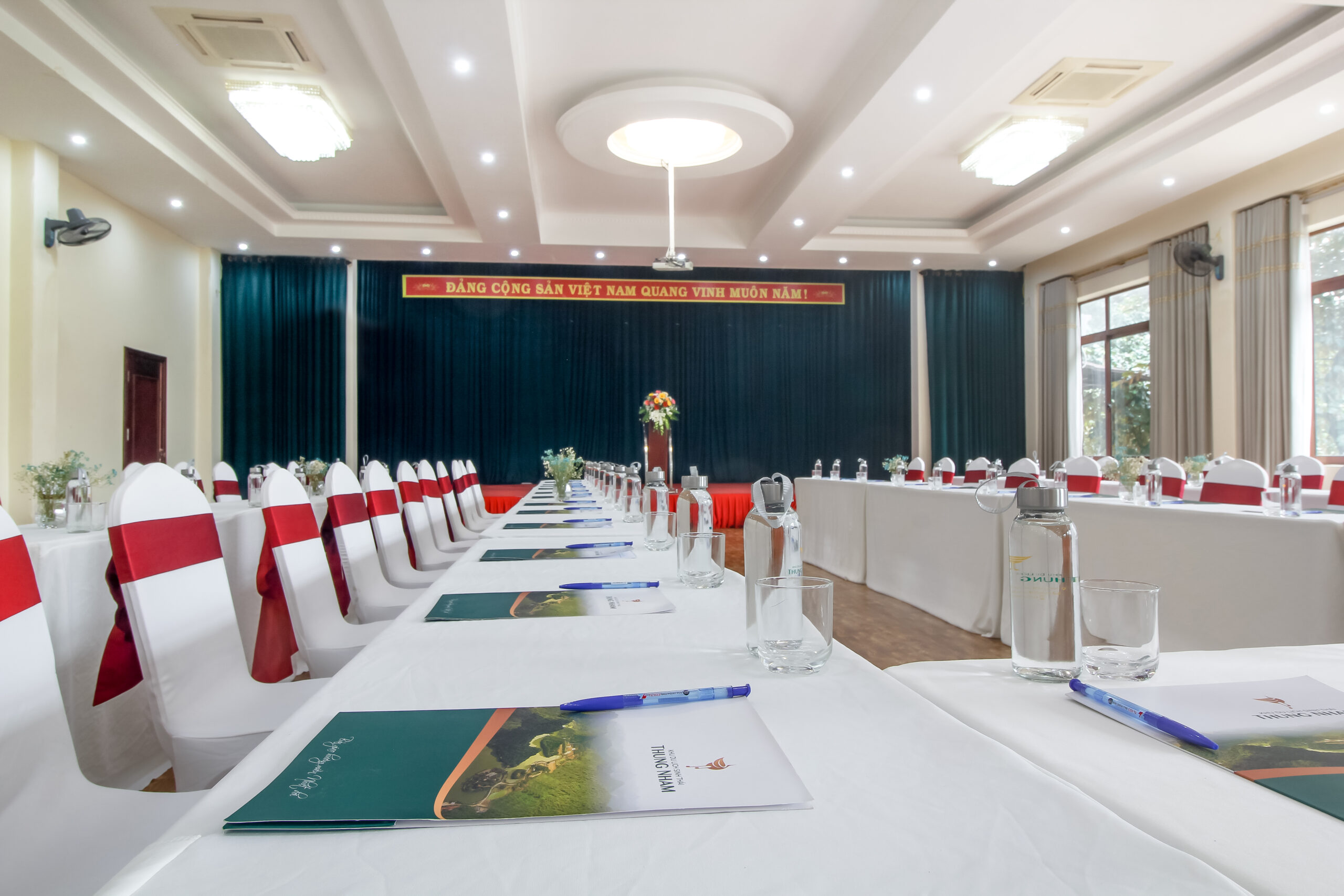 Phòng hội nghị Thung Nham - Meeting room