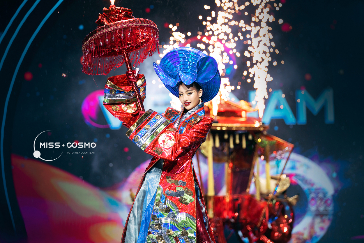 Đêm diễn trang phục dân tộc – National Costume Show of Miss Cosmo 2024