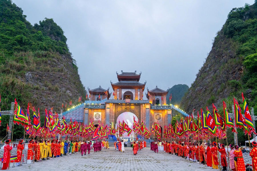 Thung Ui Ninh Bình – nơi thiên nhiên hoang sơ cho tour Tràng An 1 ngày