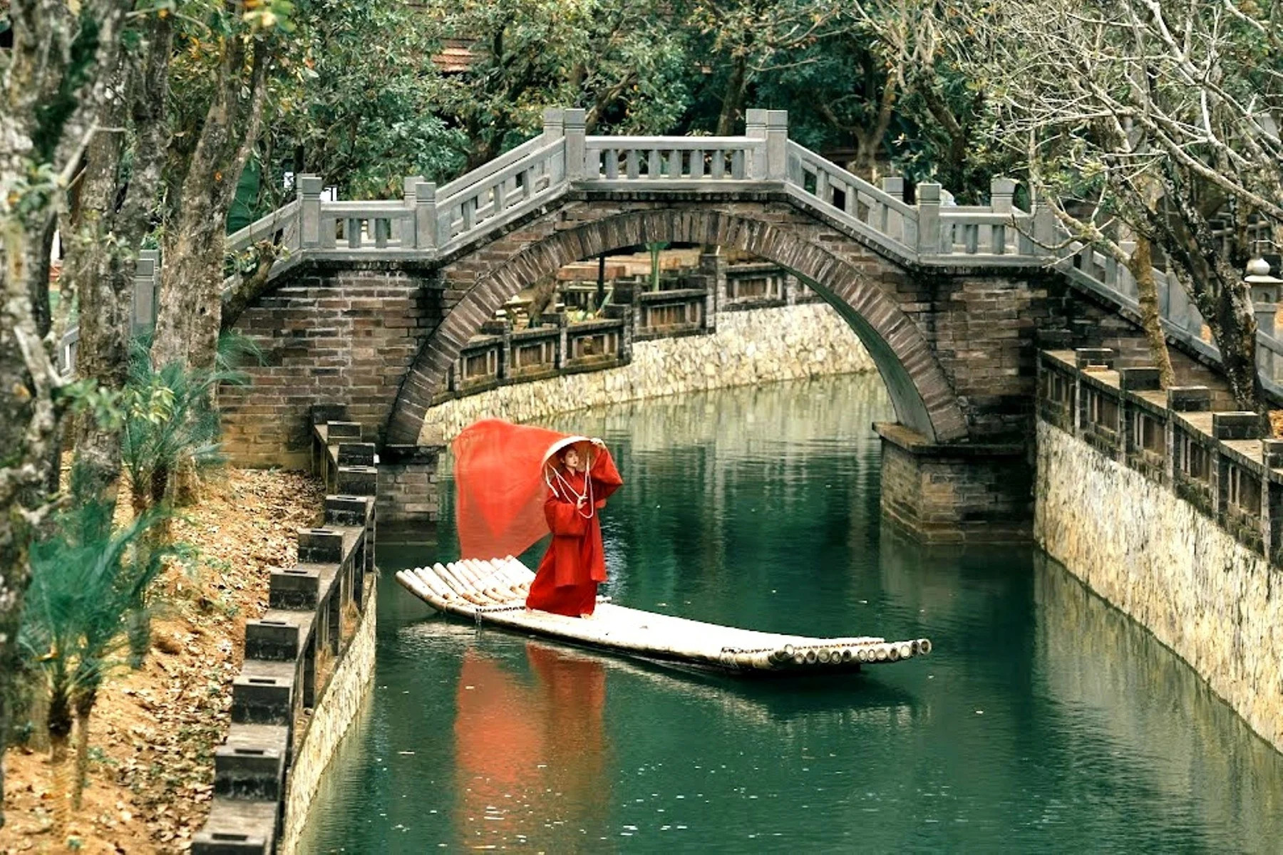 Tour Tràng An Thung Ui Chùa Địa Tạng Phi Lai 1 Ngày – tham quan quần thể danh thắng Tràng An